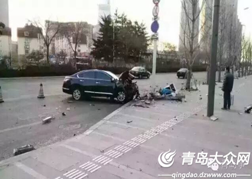 青岛万象城发生车祸 轿车冲向人行道撞死行人