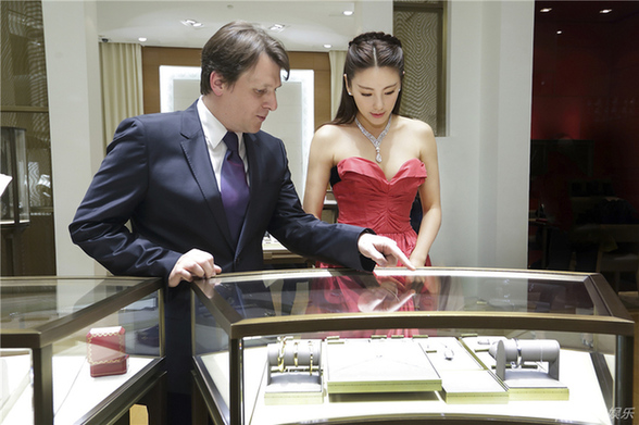 组图:张雨绮低胸秀性感 钻石都没美胸身材抢眼