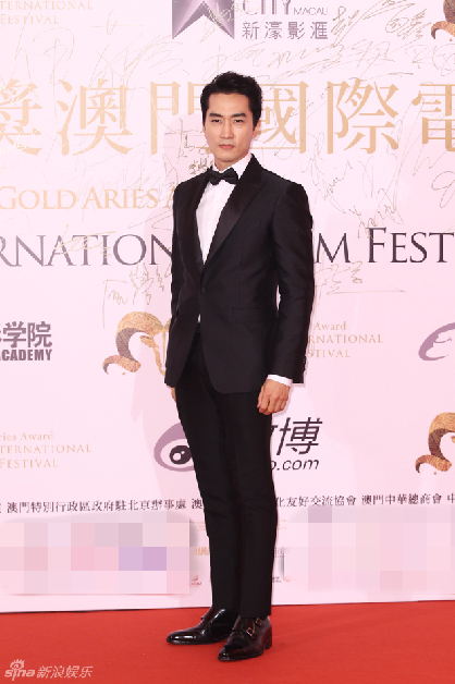 组图:澳门电影节红毯群星闪耀 场面热烈