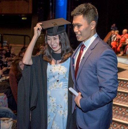 郑州小伙坐公交搭讪漂亮女孩 恋爱6年求婚成功