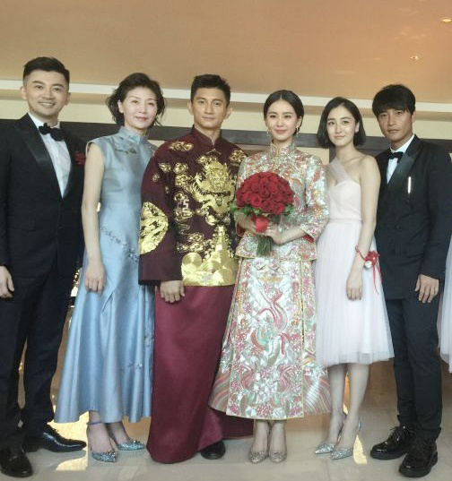 刘诗诗大婚 刘诗诗妈妈刺绣礼服出席寓意百年