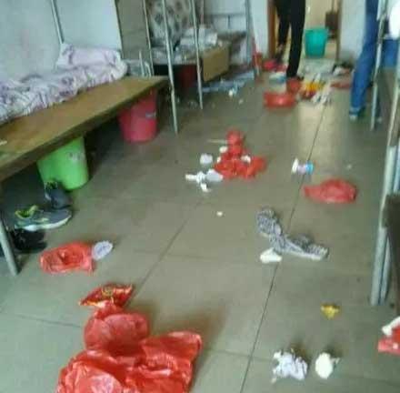 垃圾倒在学生床上 网友:生活指导老师处理方式