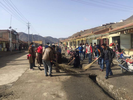 齐心协力 洁净多哇 多哇镇开展环境卫生整治工