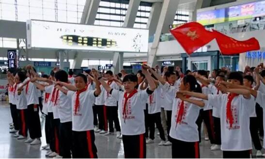 西宁市晓泉小学: 我的六一我做主,文明快闪助创