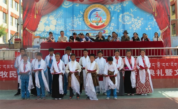 放飞梦想 希望远航 常牧寄校2017届六年级毕