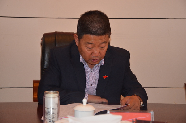 达日县委常委班子召开坚定践行 '四个意识',扎