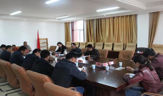达日县召开2017年上半年财税经济形势分析会