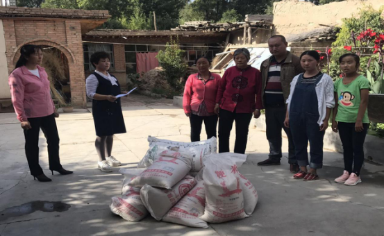 贵德县扶贫开发局帮扶计划生育及双女户