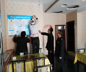 同仁县市场监督管理局 免费发放餐饮服务食品