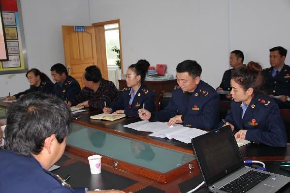 县市场监督管理局:学习新党章 争做合格党员