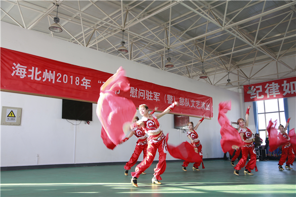 文化年货到军营 演绎军民鱼水情