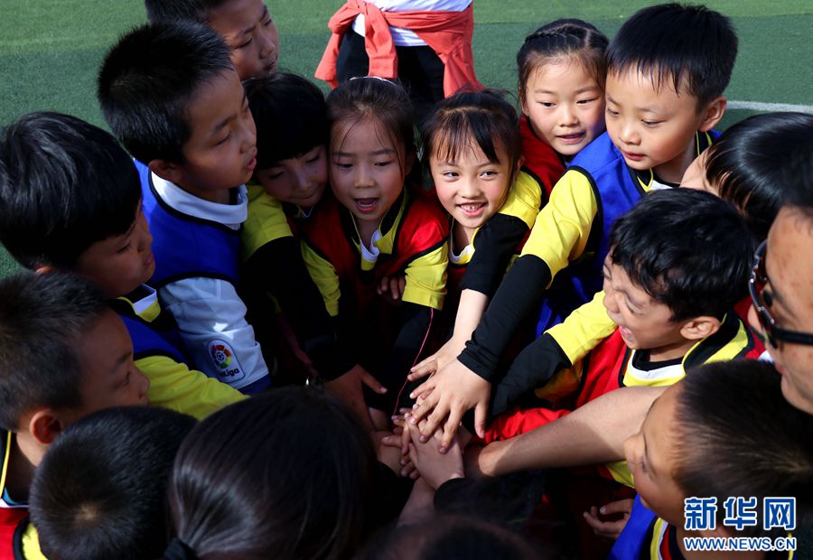 少年心·足球梦:西宁市北大街小学蒲公英足球