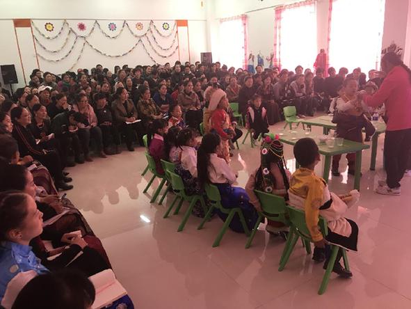 同德县举办幼儿教师公开课展示活动