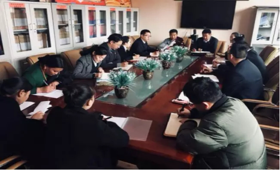 吉迈镇党政领导班子成员集中学习,强化党的纪