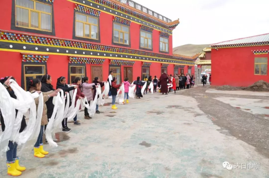 县妇联组织县机关妇委会赴森姜珠牡女子学校 