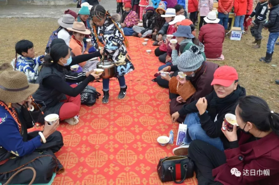 县妇联组织县机关妇委会赴森姜珠牡女子学校 