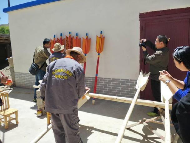 省报社媒体采访贵德县扶残助残先进个人 助推