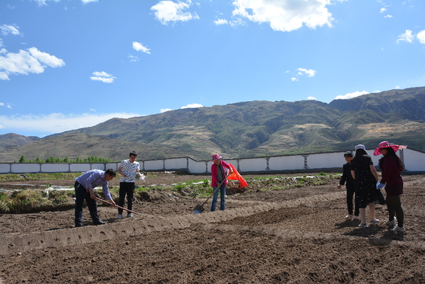三坚持三着力促党建工作再提升