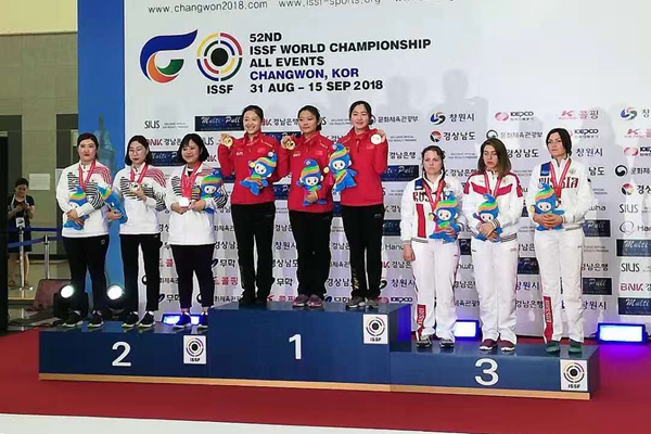 年度第四金,纪晓晶与队友射击世界锦标赛再破