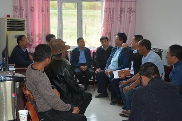 州政协主席李加曲一行深入拉西瓦镇调研多拉村