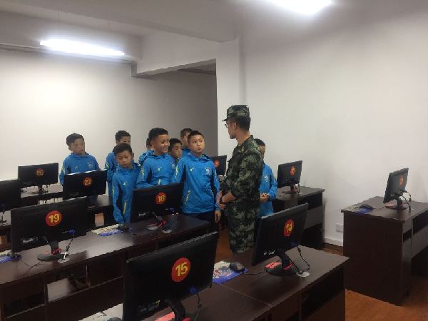 开拓眼界 提升技能 西宁青训足球队员赴西安参