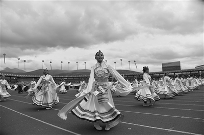 青海果洛州第七届玛域格萨尔文化旅游节开幕侧记