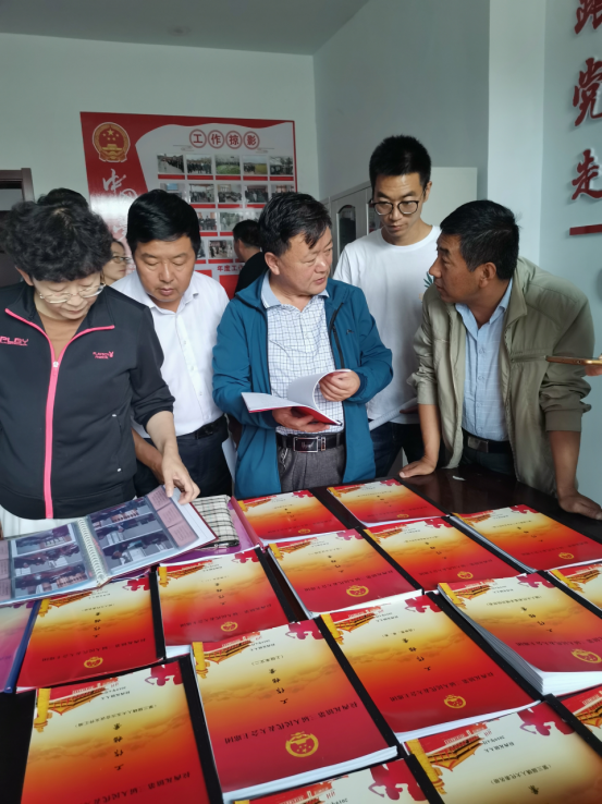 县人大观摩交流团到拉西瓦镇检查指导乡镇人