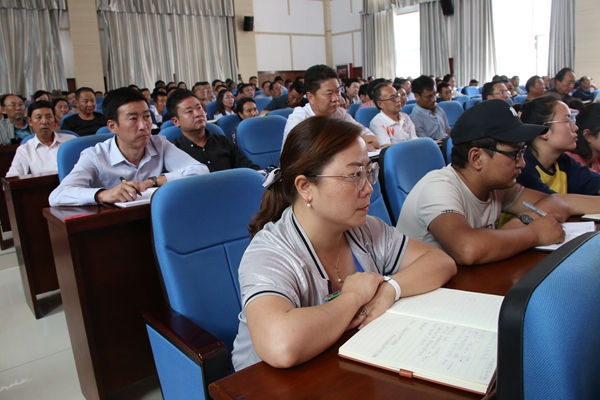 贵德县召开县委理论学习中心组（扩大）学习会议