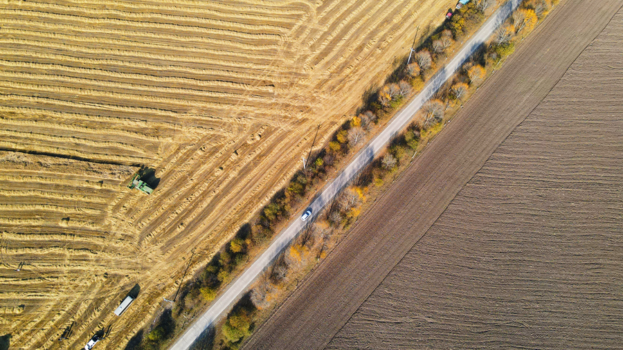 丰收的喜悦！天佑德青稞酒原粮种植基地喜获丰收2020-10-14 10:37:38