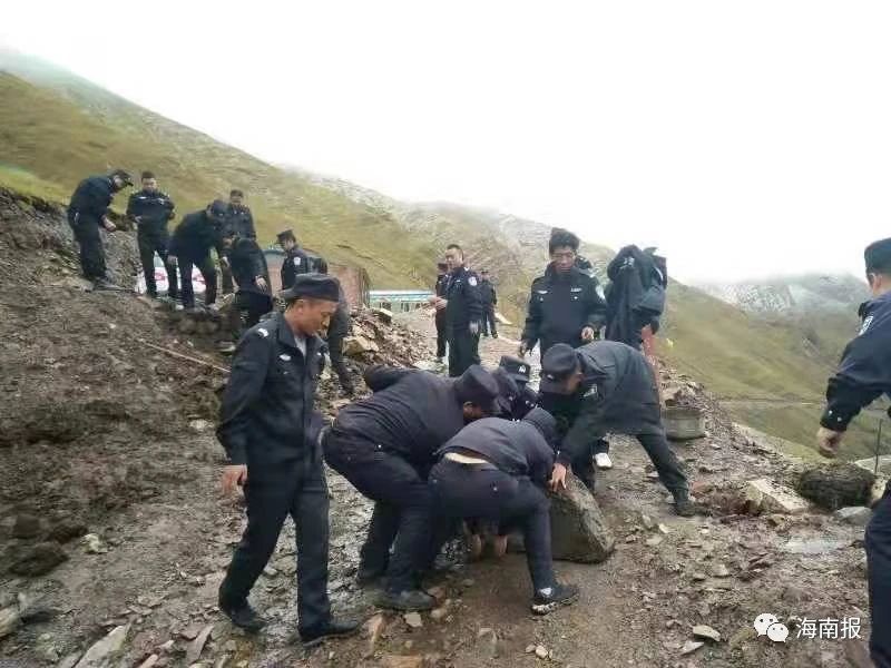 他叫乔扎西 身着警服2020-11-23 10:48:53