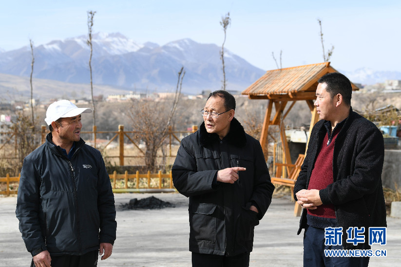 『新华网』羊棚变农庄 “草帽哥”的美丽新生活