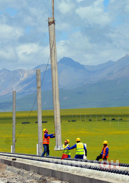 兰新铁路客运专线(甘青段)进入电气化施工阶段