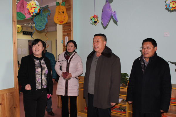 实行跟岗观摩 挖掘幼师潜力