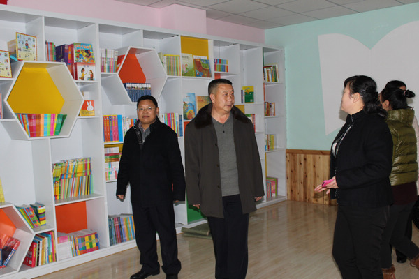 实行跟岗观摩 挖掘幼师潜力