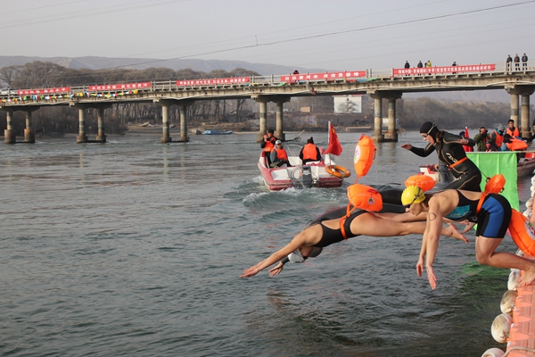 青海抢渡黄河极限挑战赛