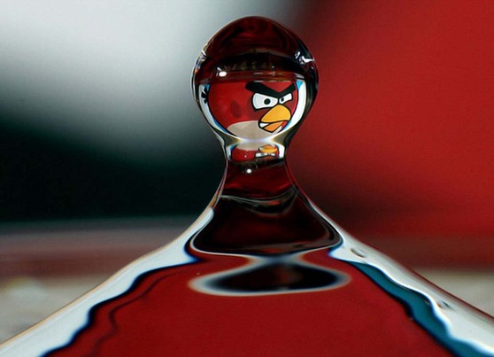 以色列摄影师用高速相机捕捉水滴中的卡通人物