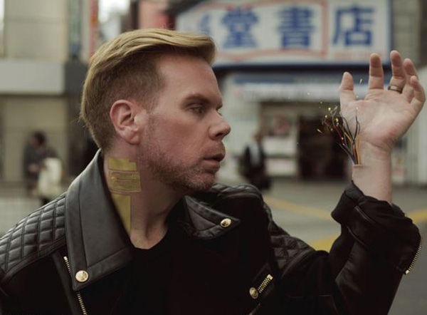 数读24小时:王石1590万领跑薪酬榜 情侣车震被