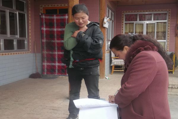 主动深入基层 广泛征求意见 倾听群众呼声