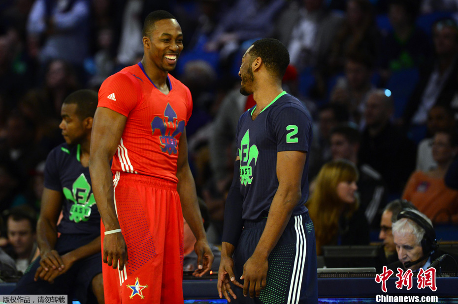 NBA全明星正赛火爆上演 姚明场边观战