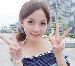 <em>中</em>分发这样<em>扎</em>马尾更好看