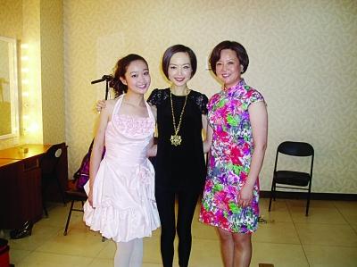 失聪女孩变身超级演说家 感动千万观众(图)