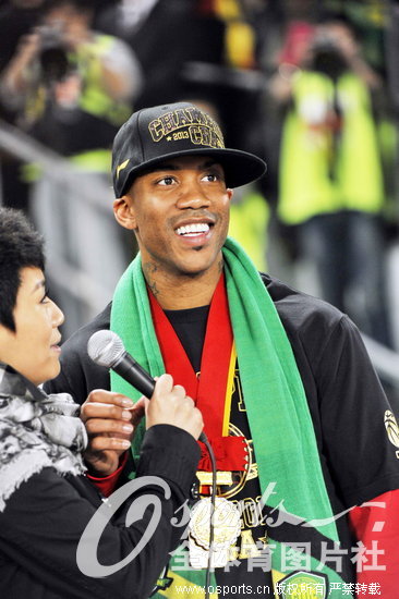 中超-国安主场2-0胜富力 马布里现场助威秀汉语