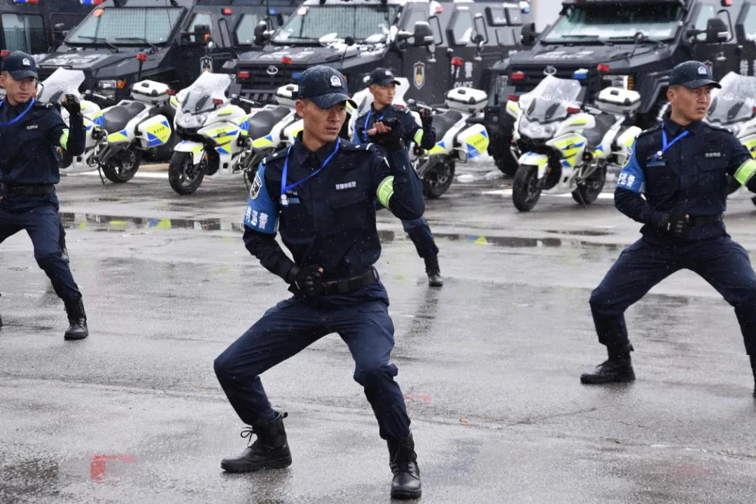 果洛州公安机关第二届特巡警实战大练兵技能大比武开幕