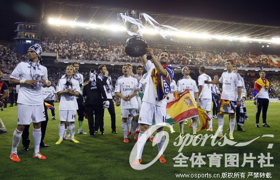 C罗缺阵贝尔绝杀 皇马力克巴萨夺得国王杯