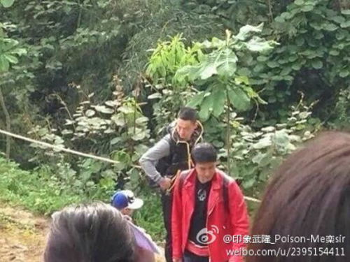 哪儿2》现场照曝光 曹格满身是泥陆毅和<em>女儿</em>住