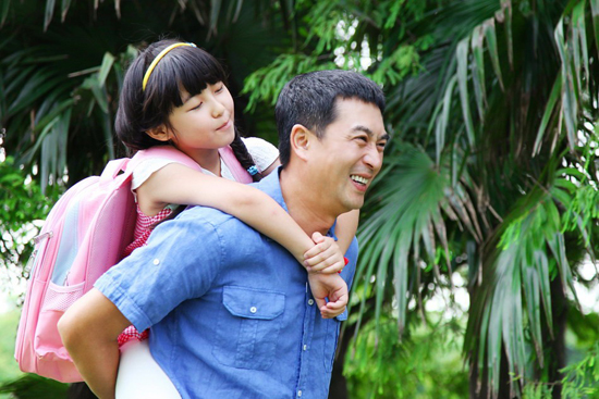 张嘉译助唱韩磊夺冠 演艺圈魅力大叔盘点