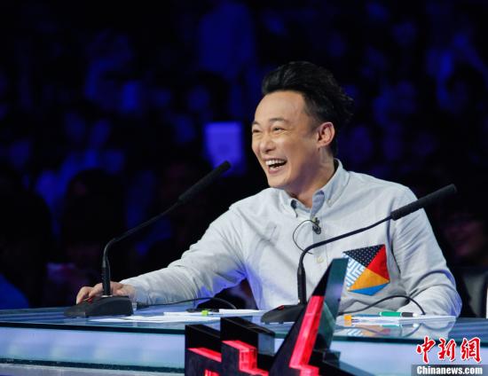 陈奕迅自曝曾离毒品非常近:靠运动解压(图)