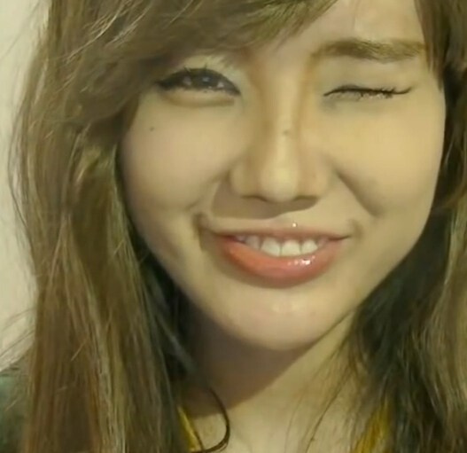 日本女粉丝秀化妆术:一人模仿少女时代9人