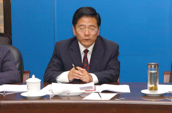 参加讨论省委常委西宁市委书记王建军参加讨论中共海西州委副书记,州