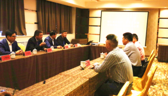 嘉兴客商见面会暨捐赠仪式顺利举行